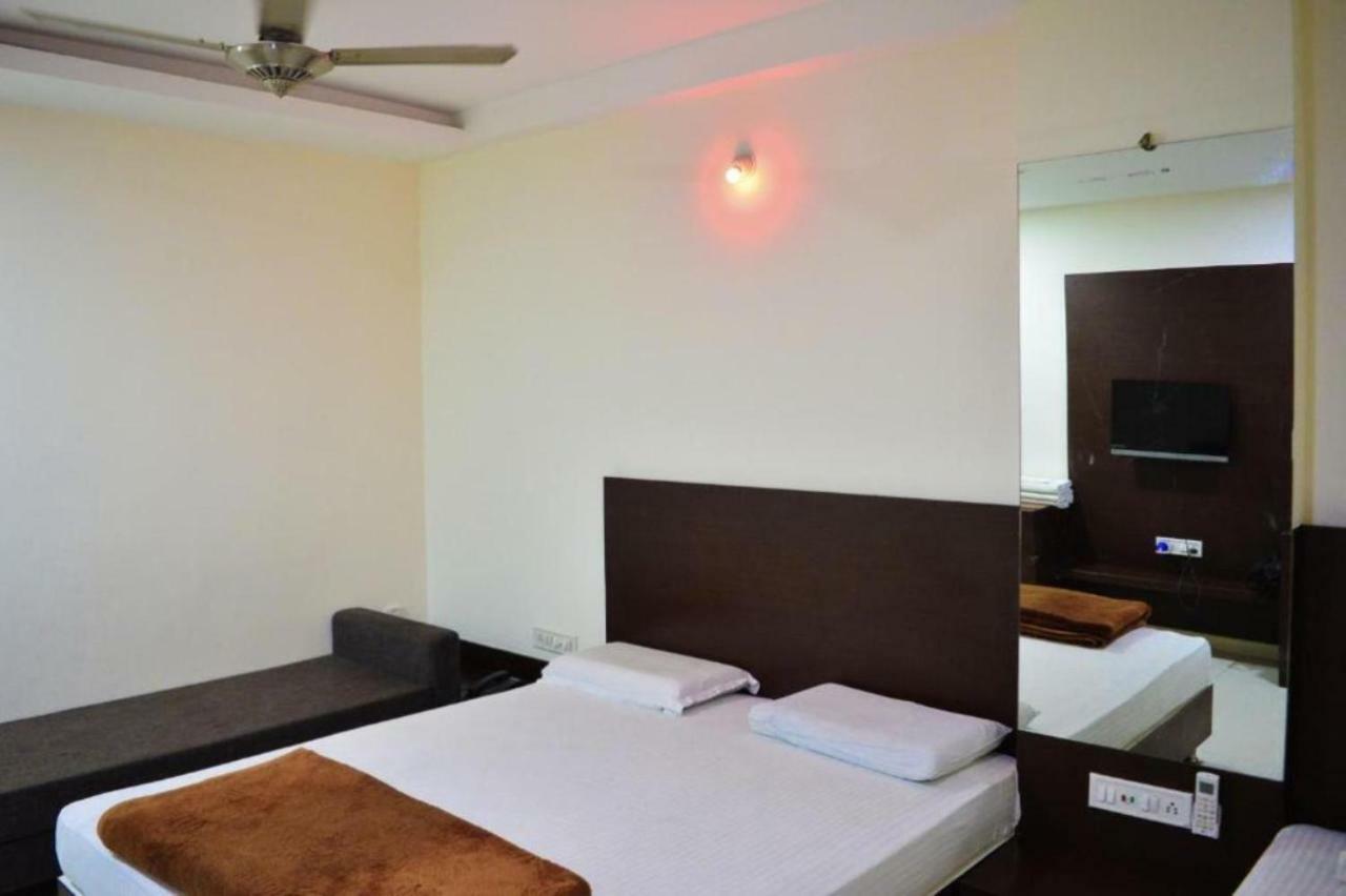 Hotel Maheshwari Avenue Ujaim Exterior foto